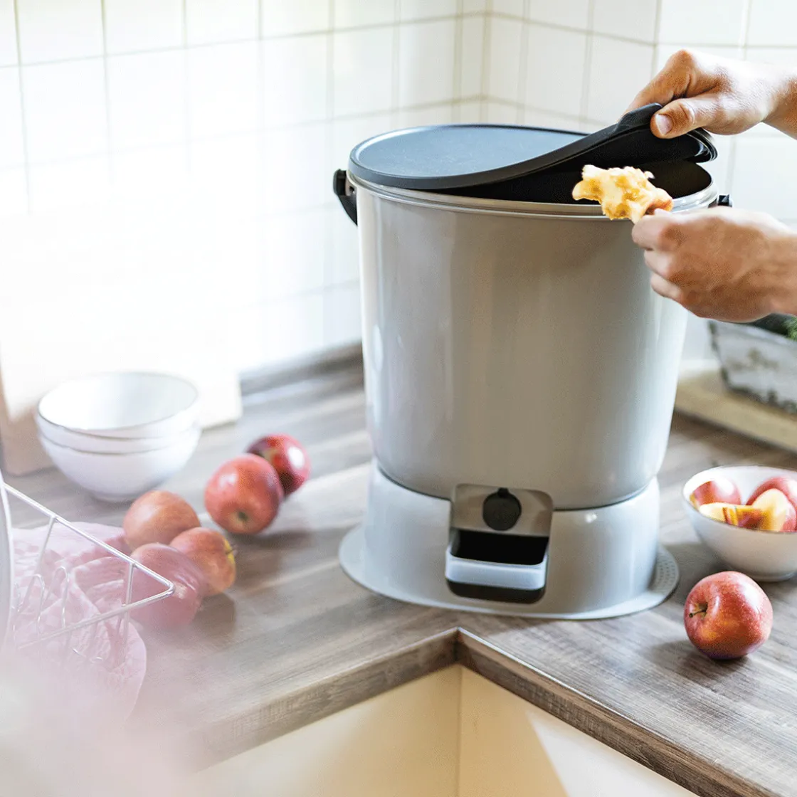 New Waschbär Bokashi-Küchenkomposter-Set, grau.