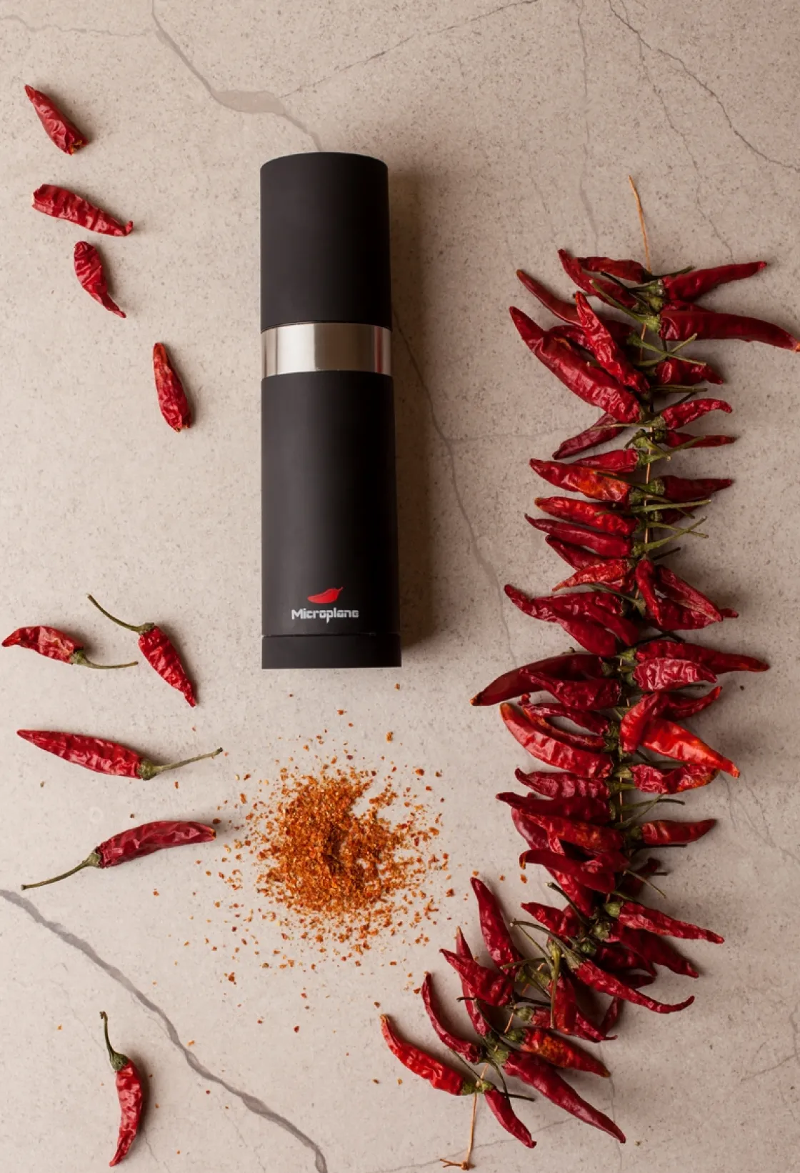 Clearance Waschbär Gewürzmühle für getrocknete Chilischoten.