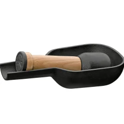 Discount Waschbär Gewürzmörser aus Gusseisen.