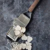 Clearance Waschbär Hobel und Reibe für Trüffel & Parmesan.
