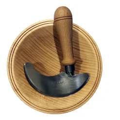 Sale Waschbär Schweizer Kräutermesser mit Holzschale.