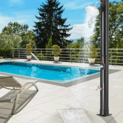 Clearance Waschbär Solardusche für den Garten.