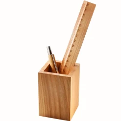 Waschbär Stifthalter aus Kirschholz.