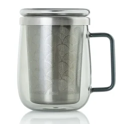 Waschbär Teeglas Yuna mit Teefilter.